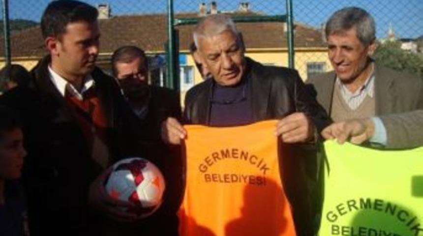 Başkan Yavaşoğlu, Gen&ccedil;leri Sevindirdi