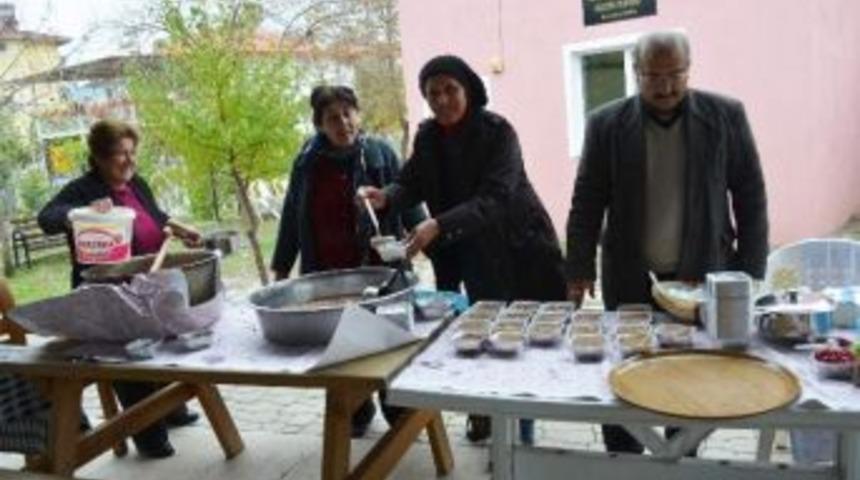 Ortaca&rsquo;da Mahalle Derneğinden Aşure Etkinliği