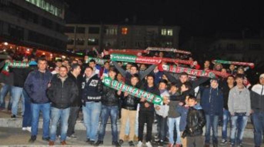 L&uuml;leburgazspor Taraftarları Trib&uuml;nden Sokağa İndiler