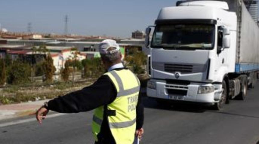 Trafik Zabıtaları Egzoz Pulu Denetimi Yapacak