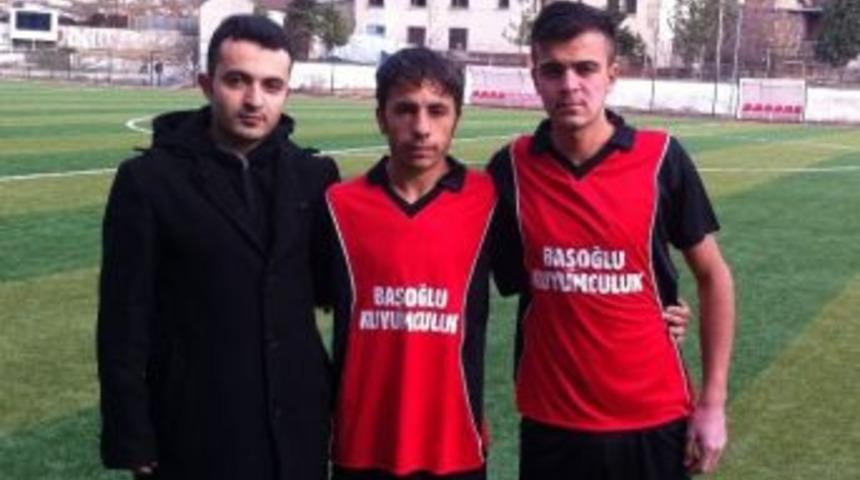 Kuyumcu Esnafından Hakkari&rsquo;ye Spor Malzemesi Jesti