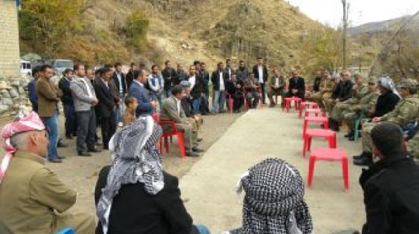 Komutanlar, Uludere K&ouml;yl&uuml;lerini Ziyaret Etti