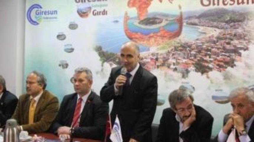 Giresun Valisi Hasan Karahan M&uuml;jdeyi İstanbul&rsquo;dan Verdi