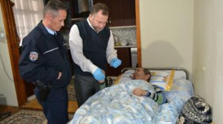 Pasaport Başvurusu Yapan Alzheimer Hastasının Hizmet Ayağına Gitti