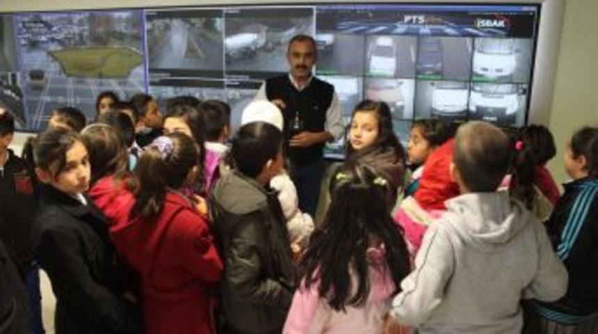 Polislik Mesleği Ve G&ouml;revlerini Yakından G&ouml;rd&uuml;ler