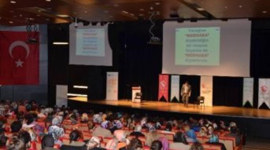 &lsquo;aile Olmak&rsquo; Konferansı D&uuml;zenlendi