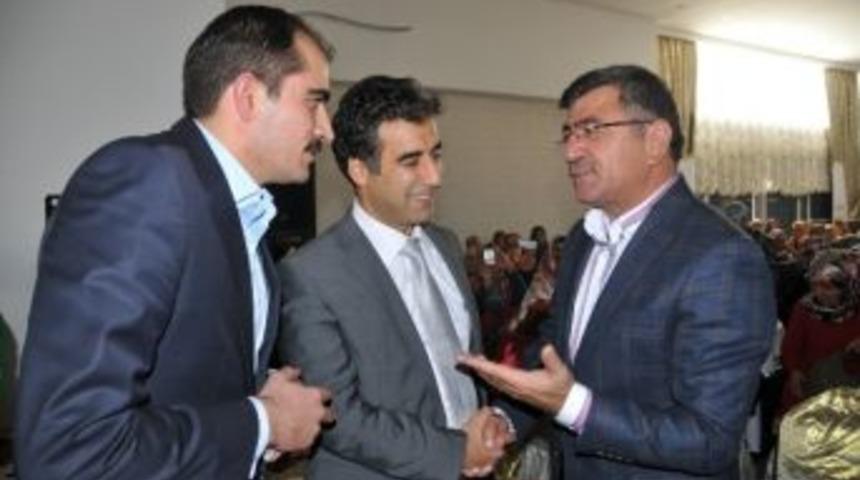 Akdoğan Yetim &Ccedil;ocuklara Destek Verdi