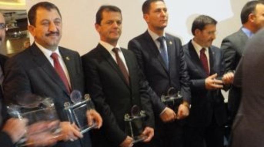 K&uuml;re Belediye Başkanı Kamil Aydınlı'ya &Ouml;d&uuml;l