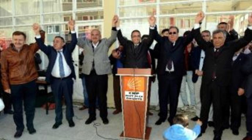 Başkan &Ouml;zcan: &ldquo;&ouml;ncelikli Olan Partimizin Başarısıdır&rdquo;