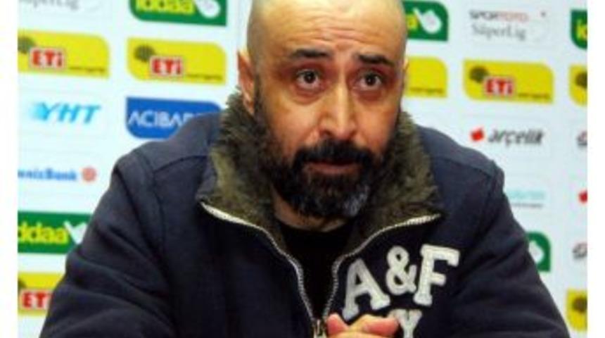 Karab&uuml;kspor Dolu Dizgin Gidiyor