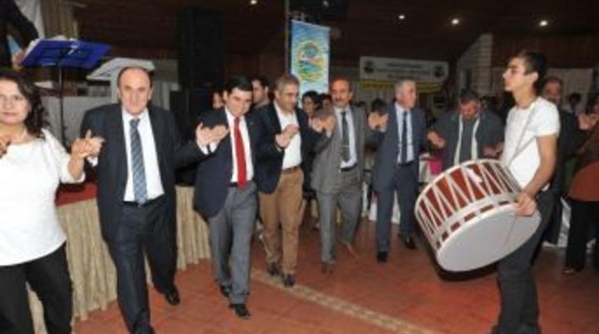 Başkan T&uuml;t&uuml;nc&uuml; Bitlislilerle Bir Araya Geldi