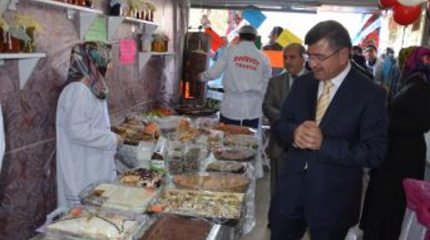 Niğde'de Kimsesiz &Ccedil;ocuklar Yararına Kermes D&uuml;zenlendi