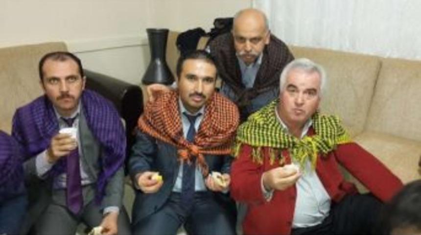 Yabancı Konuklar &Ccedil;iğ K&ouml;fte Yedi, Mandalina Topladı