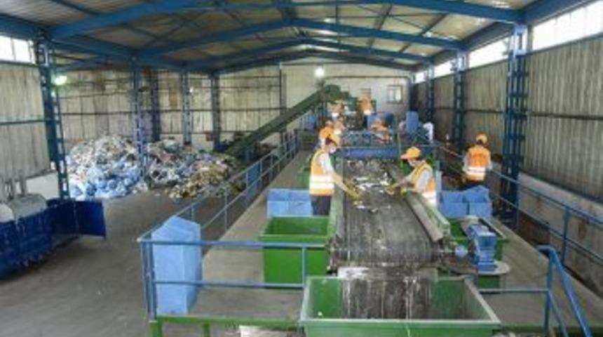 Sel&ccedil;uk'ta &Ccedil;&ouml;p Değil, Ambalaj Atığı Bedelsiz Toplanıyor