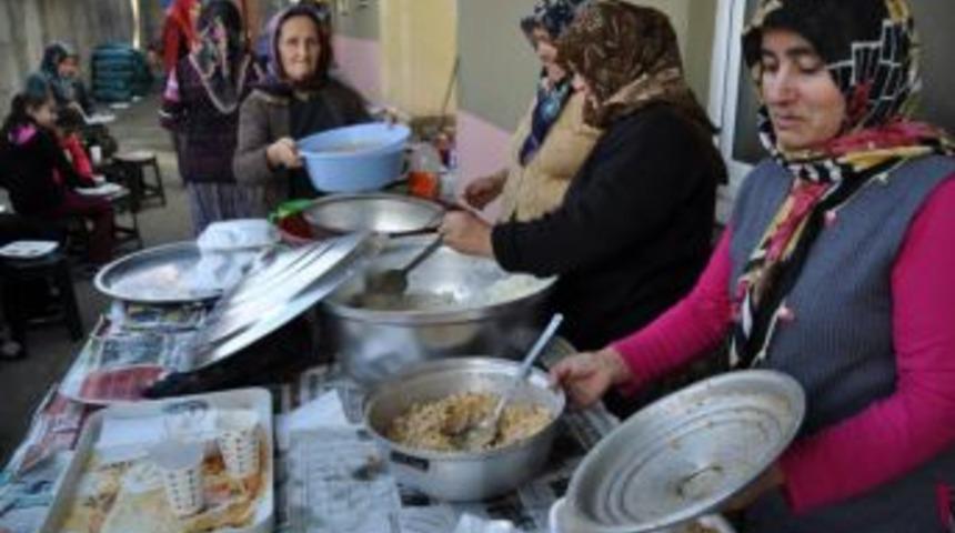 Alioğlu,Canbazlı ve &Ccedil;atak k&ouml;ylerinde aşure yapıldı