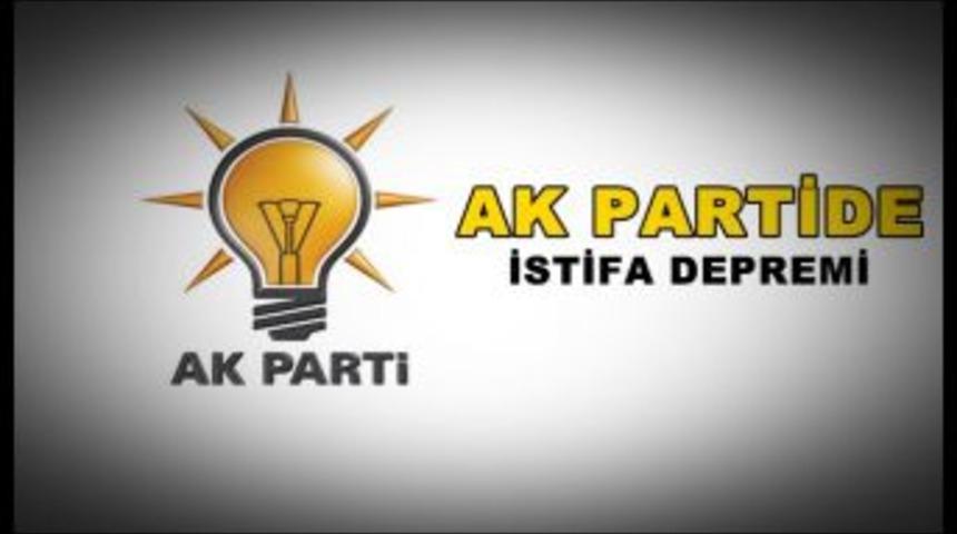 Ak Parti'de İstifa Depremi