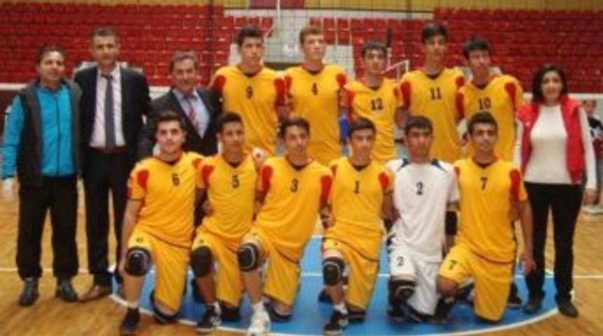 Fatih Terim Anadolu Lisesi Voleybolda Adana Şampiyonu