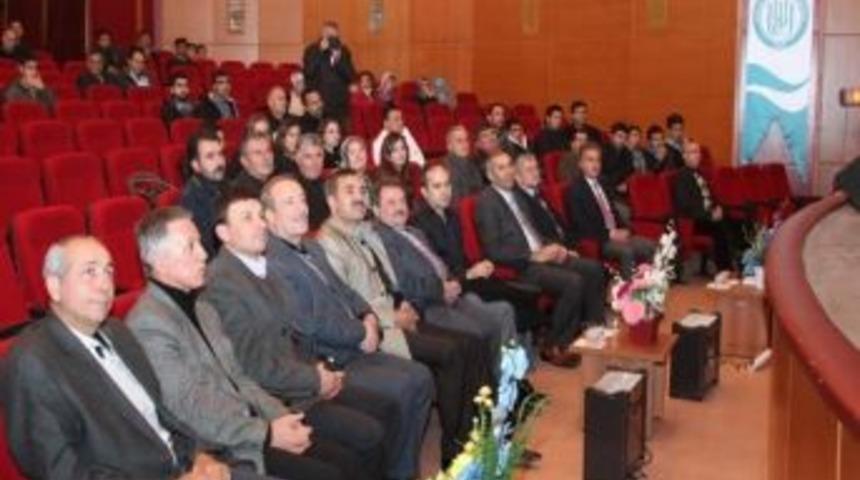 Ahlat'ta "kaşgar&rsquo;dan Ahlat&rsquo;a Eski T&uuml;rk İzleri" Adlı Konferans