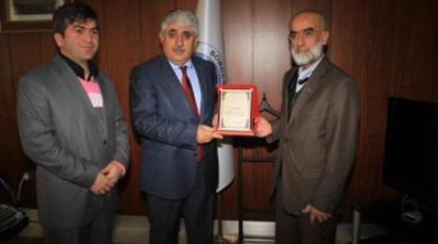 Dosteli Derneği Başkanı, Sorgun Belediye Başkanını Makamında Ziyaret Etti