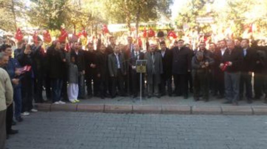 Nevşehir'de H&uuml;k&uuml;met Protesto Edildi