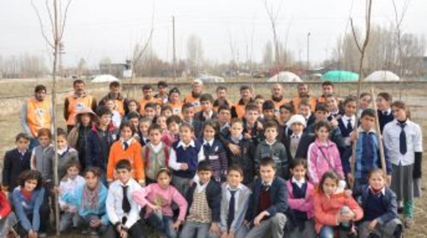 Hask&ouml;y&rsquo;de Okul Bah&ccedil;eleri Ağa&ccedil;landırılıyor