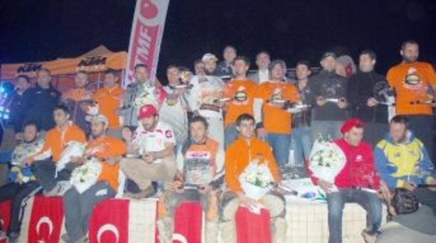 Enduro Şampiyonasında Bayrağa Saygısızlık