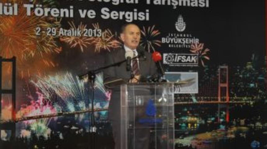 Topbaş, En G&uuml;zel 'Cumhuriyet' Fotoğrafına &Ouml;d&uuml;l Verdi