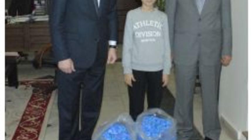 &Ouml;ğrencilerden Engelliler I&ccedil;in 20 Bin Mavi Kapak