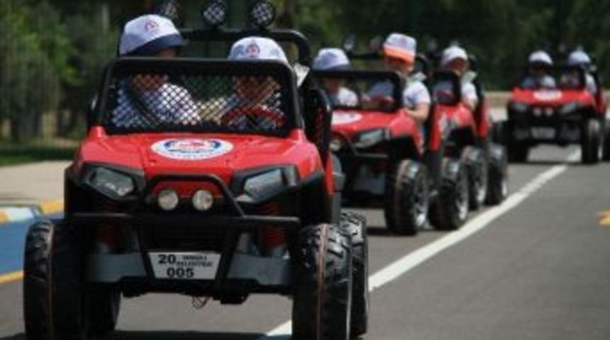 &Ccedil;ocuklara Trafik Eğitim Devam Ediyor