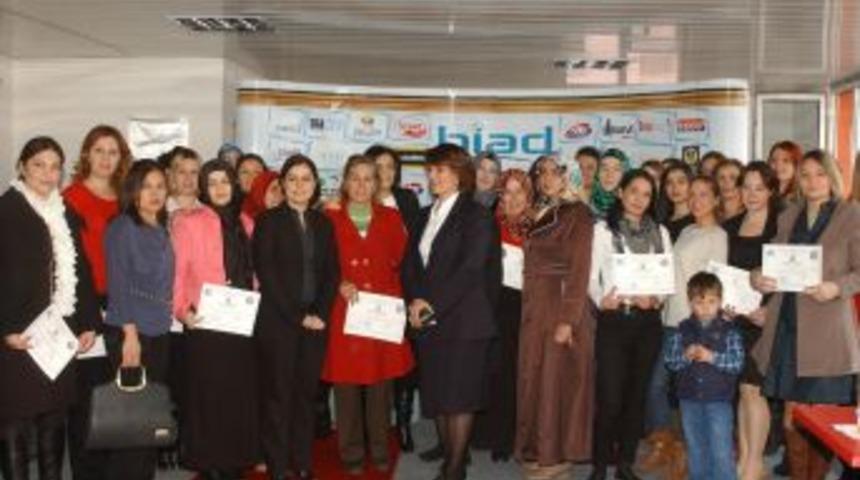 BİAD'ın Patron Olacak Kadın Girişimcileri Sertifika Aldı