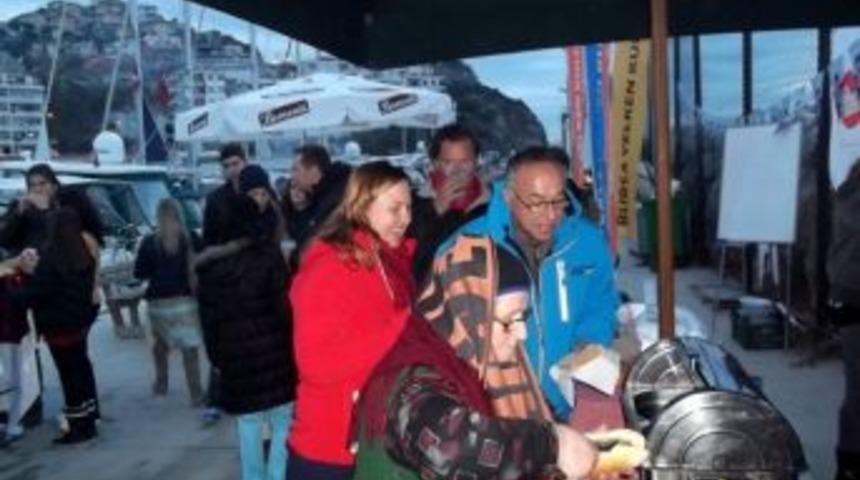 Yelkenliler Mudanya&rsquo;da S&uuml;z&uuml;ld&uuml;