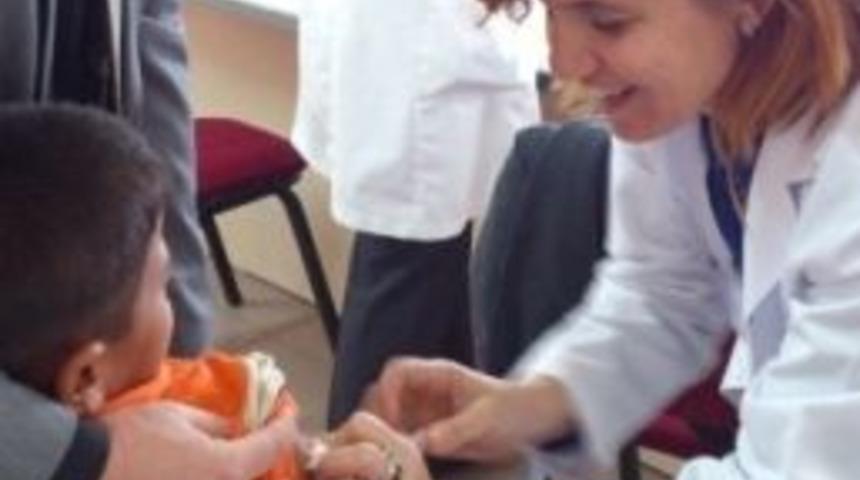Uzunk&ouml;pr&uuml;'de Bin &Ouml;ğrenciye Aşı Yapıldı