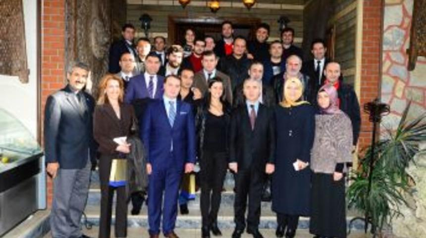 Belediye Başkanı Radyo Programcıları Ile Bir Araya Geldi