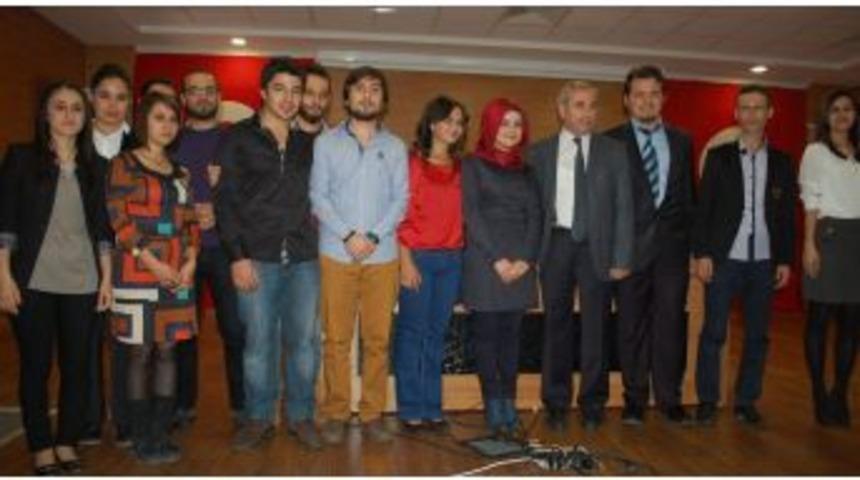 Gen&ccedil;lerin Şiir Dinletisi Beğenildi