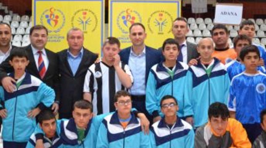 &Ouml;zel Sporcular T&uuml;rkiye Futsal Şampiyonası Heyecanı Yaşandı