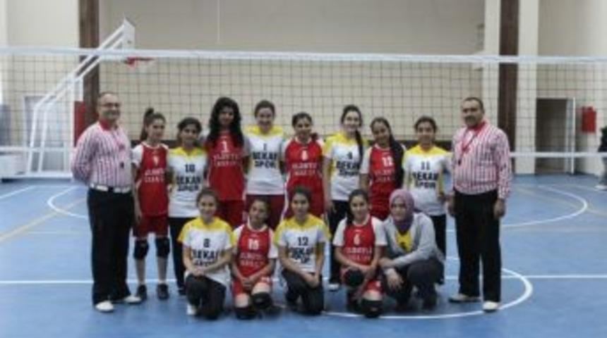 Liseli Gen&ccedil; Kızlarda Voleybol M&uuml;sabakaları Başladı