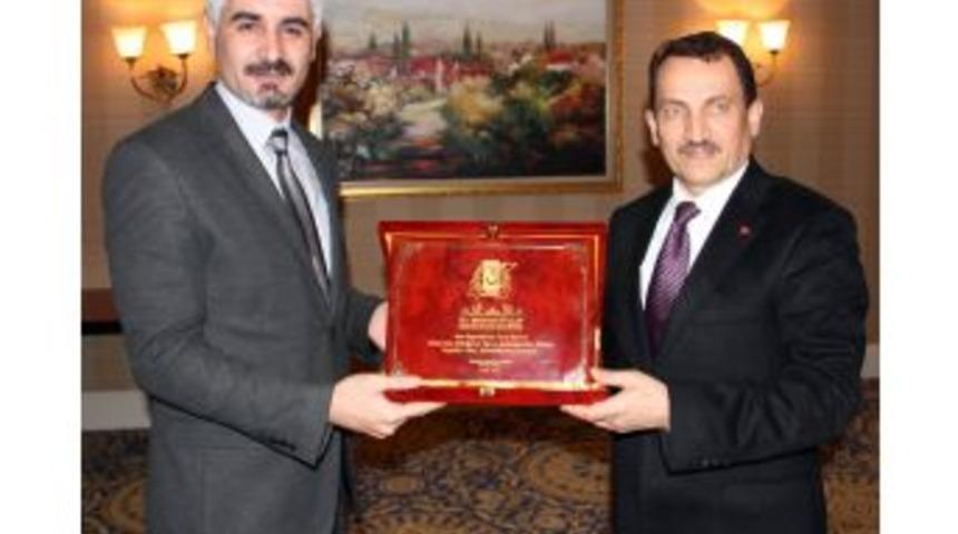 BİK M&uuml;d&uuml;r&uuml; Atalay, Van'da Gazetecilerle Bir Araya Geldi