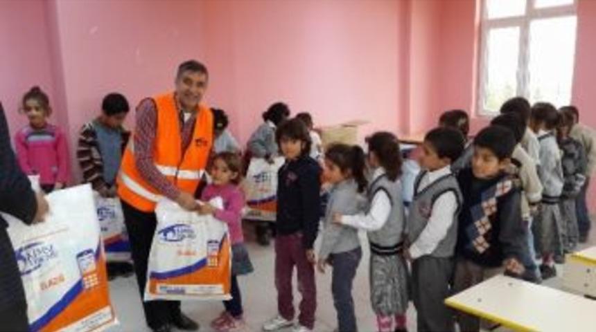 Kimse Yok Mu Derneği Yardımlarına Devam Ediyor