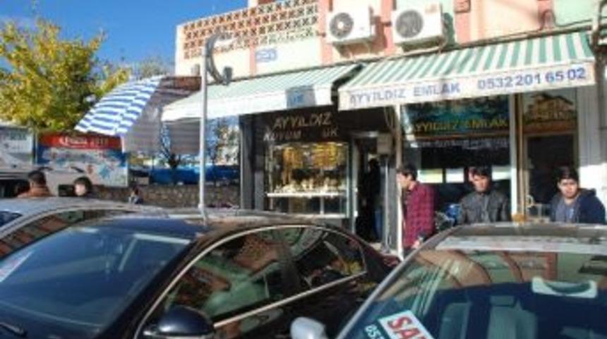 Kuyumcudan Altın Y&uuml;z&uuml;k &Ccedil;aldı