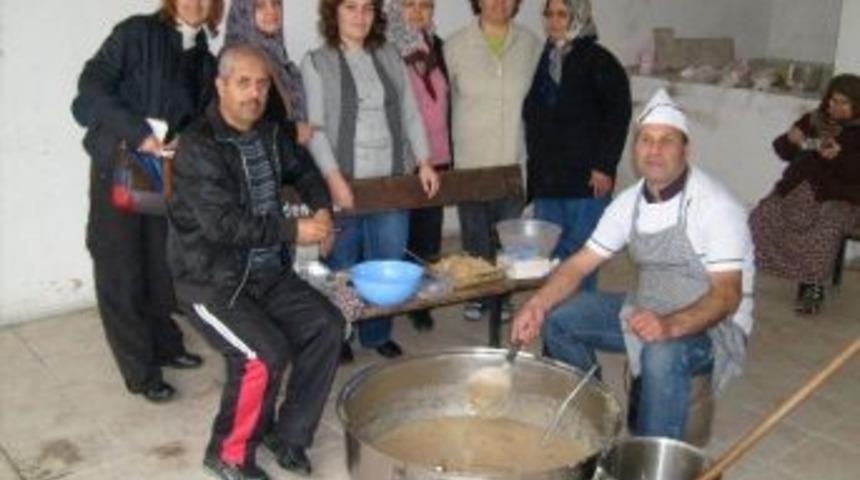 Aykonut&rsquo;ta Aşure Hayrı