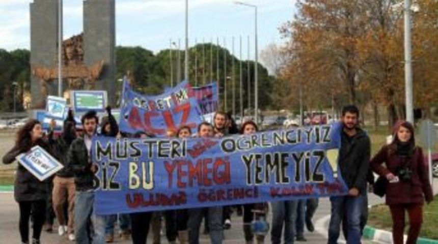 Rekt&ouml;rl&uuml;k &Ouml;n&uuml;nde Sahanda Yumurta