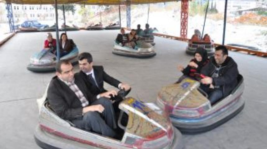 Engelliler Lunaparkta Eğlendi