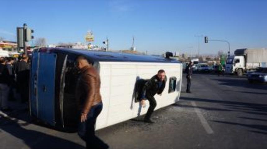 Başkent&rsquo;te Dolmuş Kazası: 6 Yaralı