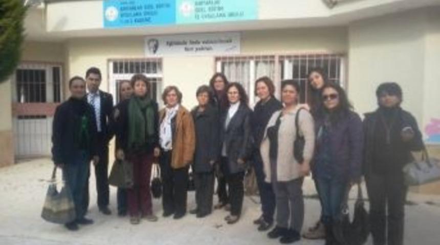 S&ouml;ke'de Chp'li Kadınlar Engellileri Unutmadı