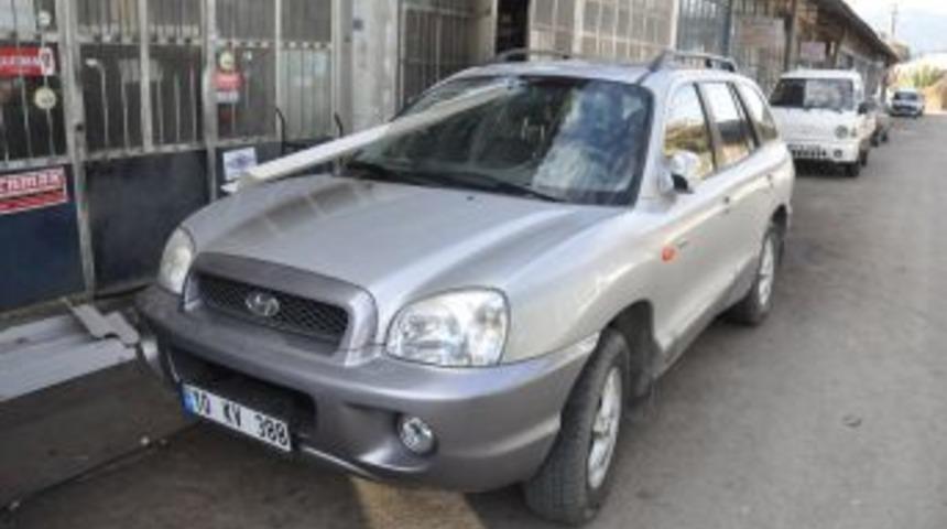 Edremit'teki Şiddetli Fırtına &Ccedil;atı U&ccedil;urdu