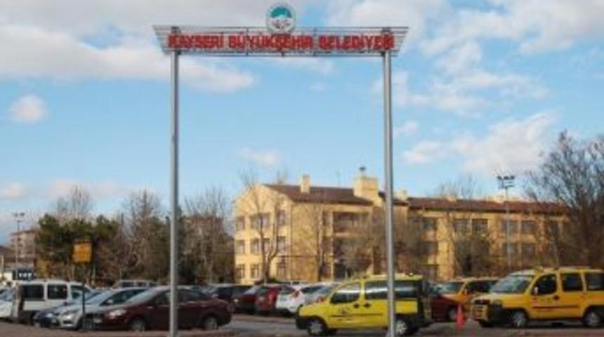 Pankartlara Standart Geldi