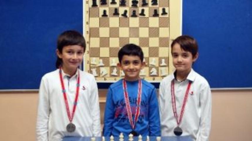 &Ouml;zel Sanko İlkokulu&rsquo;nun Satran&ccedil;ta İl Başarısı