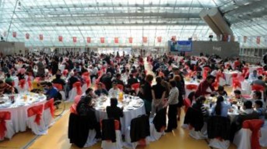 B&uuml;y&uuml;kşehir Antalya&rsquo;daki Engellileri Yemekte Buluşturdu