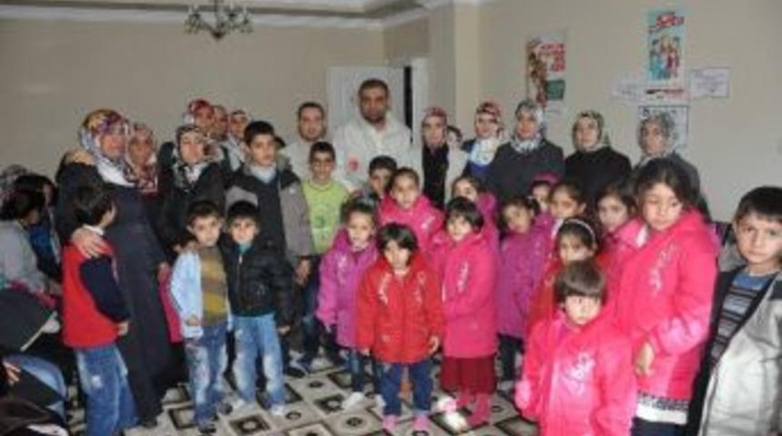 Yetim &Ccedil;ocuklar Sevindirildi