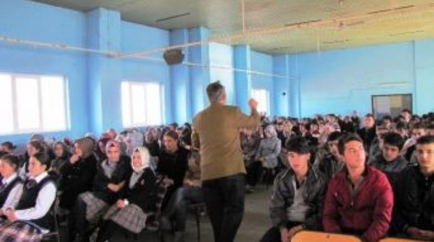 Hisarcık&rsquo;ta Lise &Ouml;ğrencilerine "gen&ccedil;lik Ve G&uuml;venli Gelecek" Konferansı